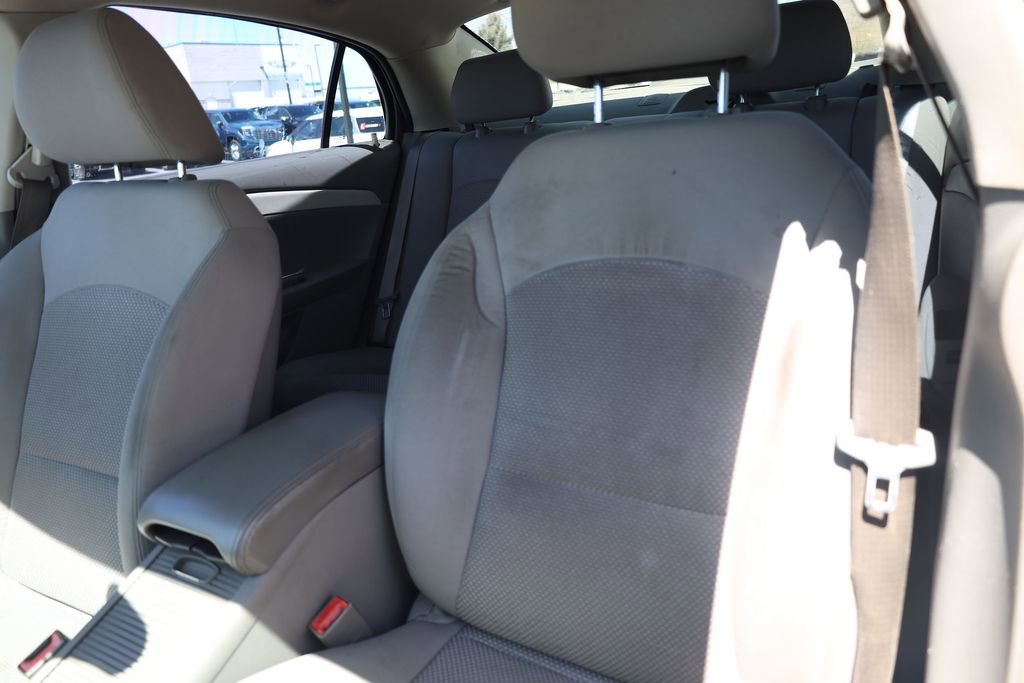 Used 2010 Chevrolet Malibu LS FWD image 16