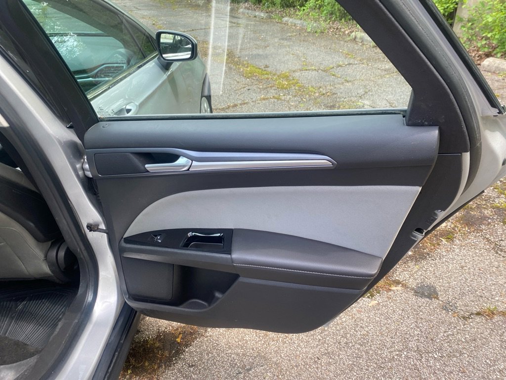 Used 2013 Ford Fusion S FWD image 17