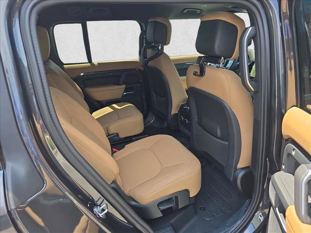 New 2026 Land Rover Defender 130 X-Dynamic SE AWD/4WD image 11