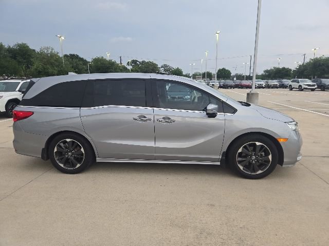Used 2023 Honda Odyssey Elite image 2
