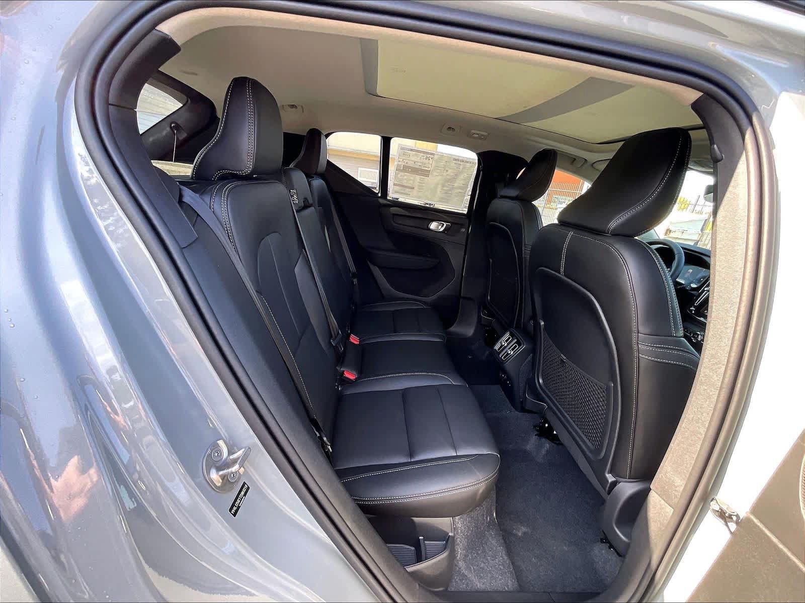 New 2026 Volvo XC40 B5 Plus w/ Protection Package Premier AWD/4WD image 27