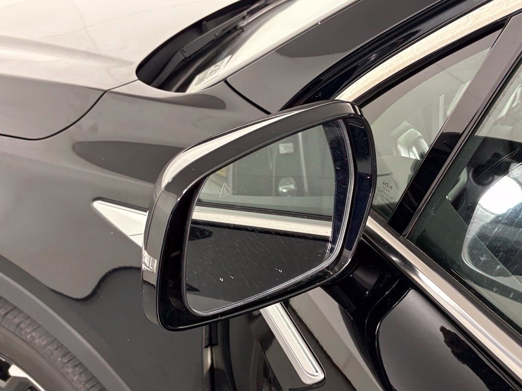 Used 2024 Kia Sorento S AWD/4WD image 13