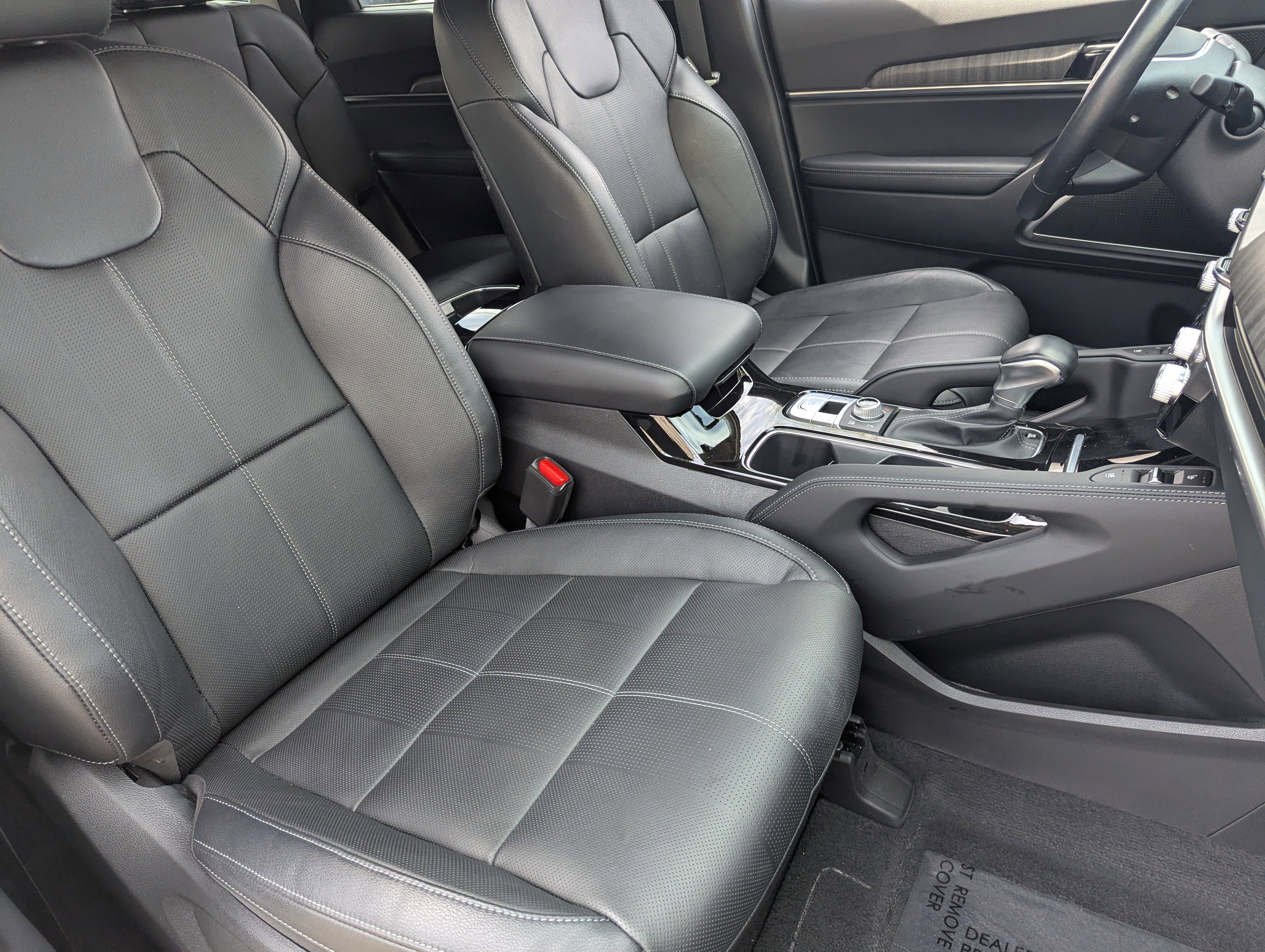 Used 2024 Kia Telluride EX w/ EX Captain's Chair Package image 8
