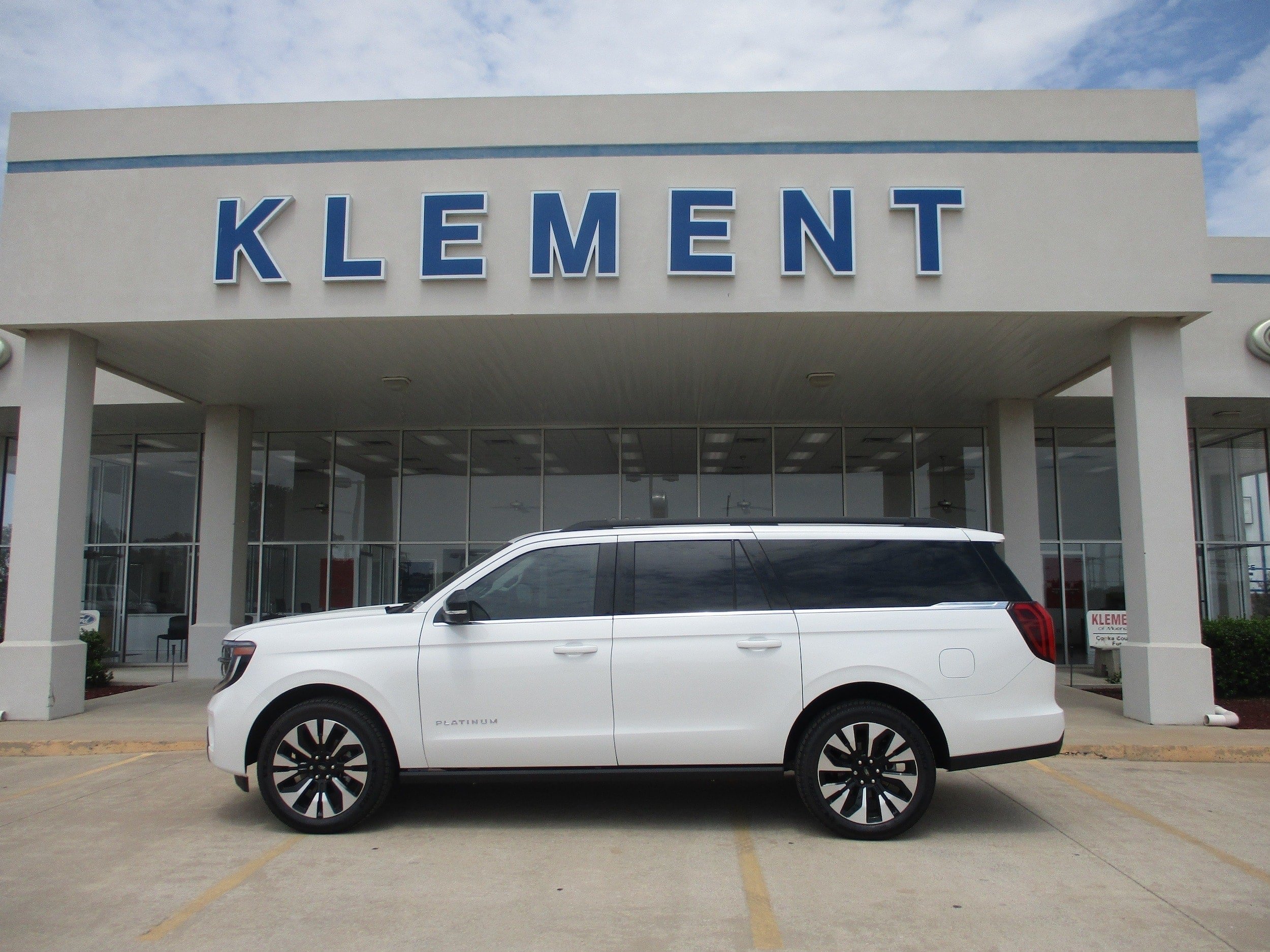New 2027 Ford Expedition Max Platinum w/ Driver's Package RWD image 1