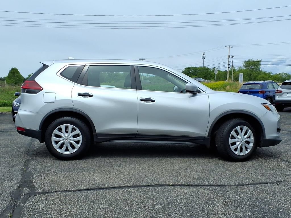 Used 2019 Nissan Rogue S AWD/4WD image 2