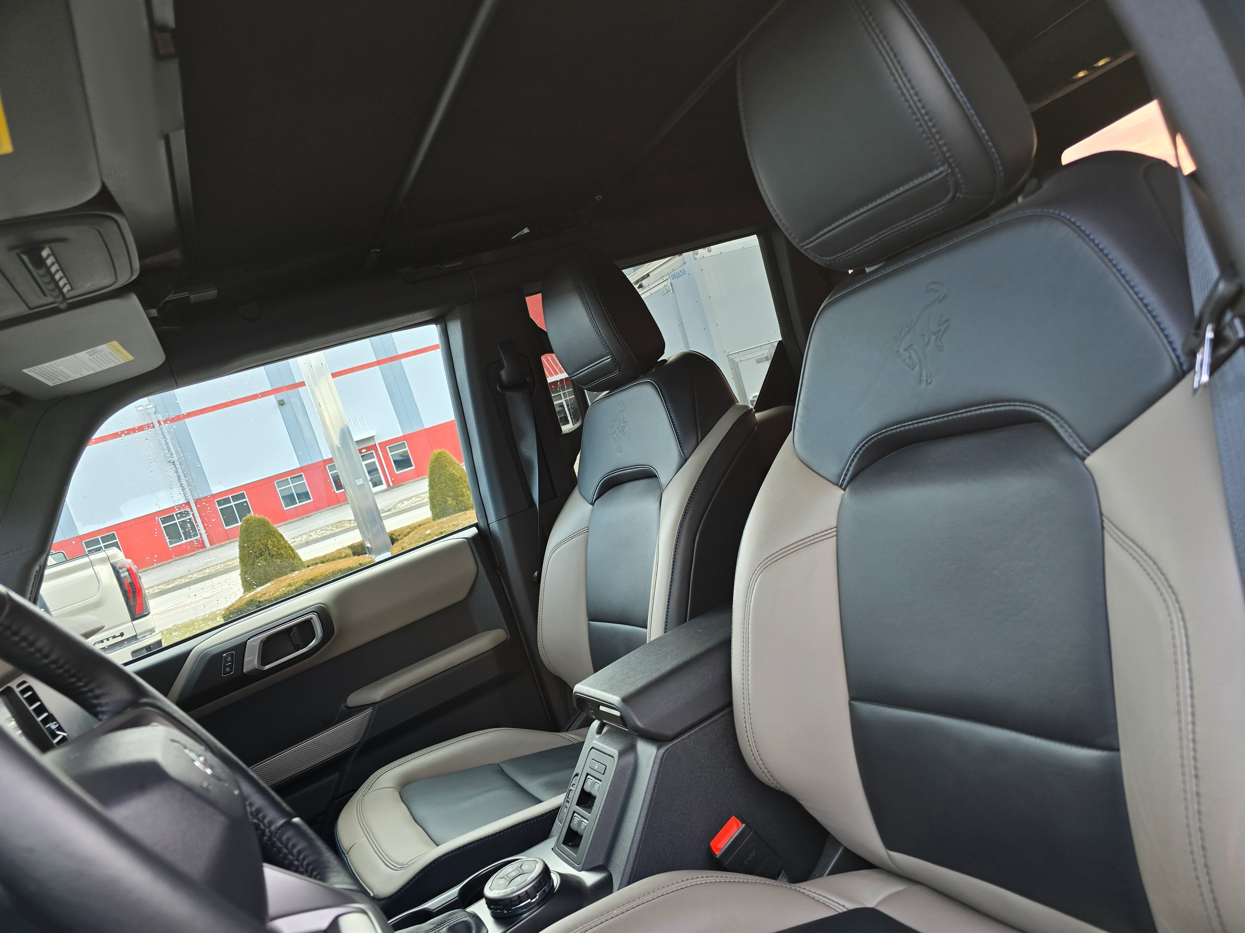 Used 2023 Ford Bronco Wildtrak image 12