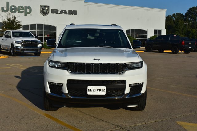 Used 2022 Jeep Grand Cherokee L Limited AWD/4WD image 2