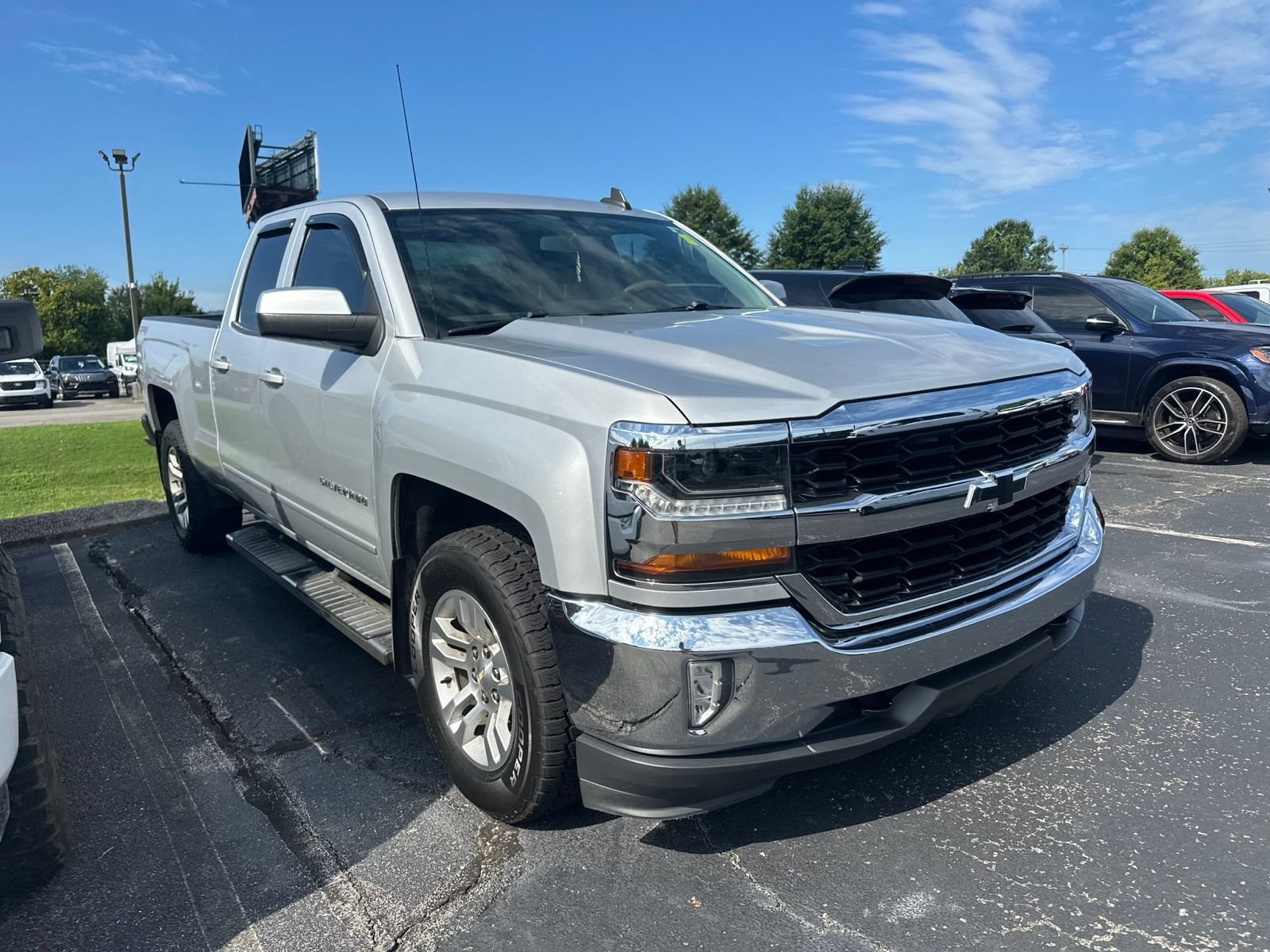 Used 2018 Chevrolet Silverado 1500 LT w/ All Star Edition AWD/4WD image 3