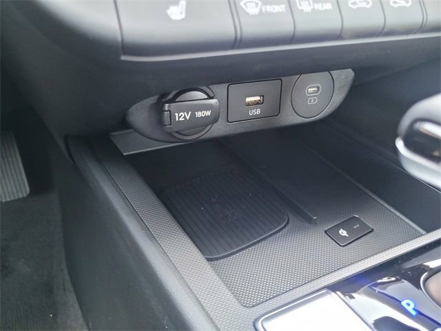 New 2025 Hyundai Elantra Limited image 25