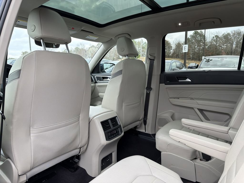 Used 2021 Volkswagen Atlas SEL Premium image 10