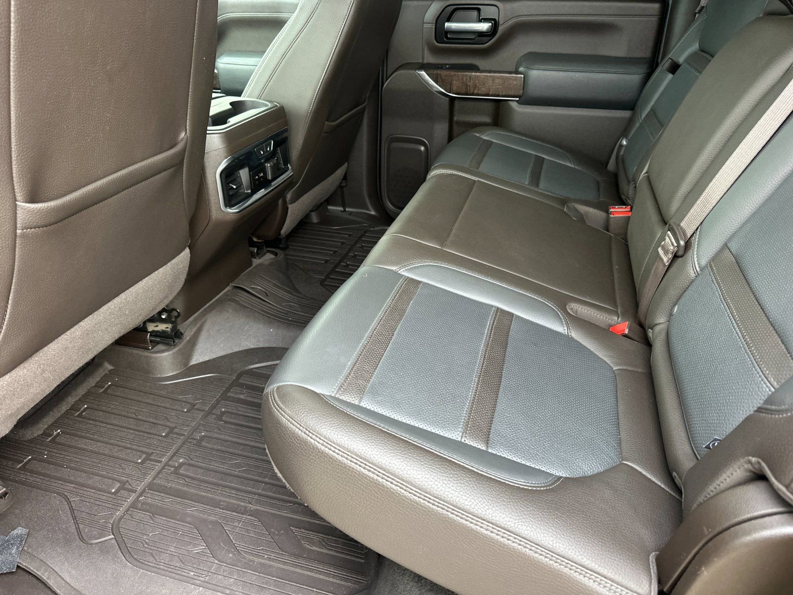 Used 2020 GMC Sierra 3500 Denali w/ Denali Ultimate Package image 11