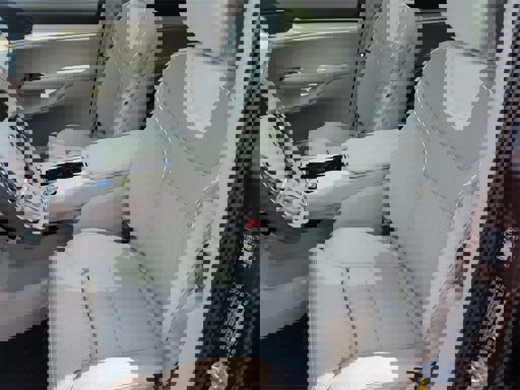 New 2025 Volvo EX90 Plus image 15