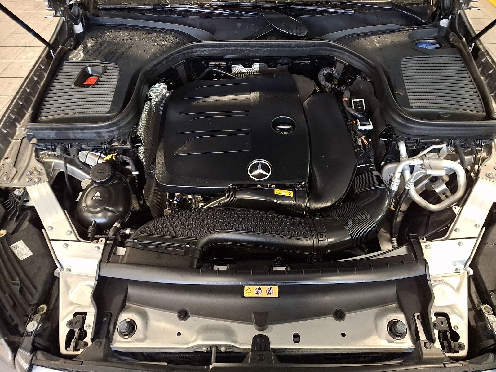 Used 2021 Mercedes-Benz GLC 300 4MATIC image 29