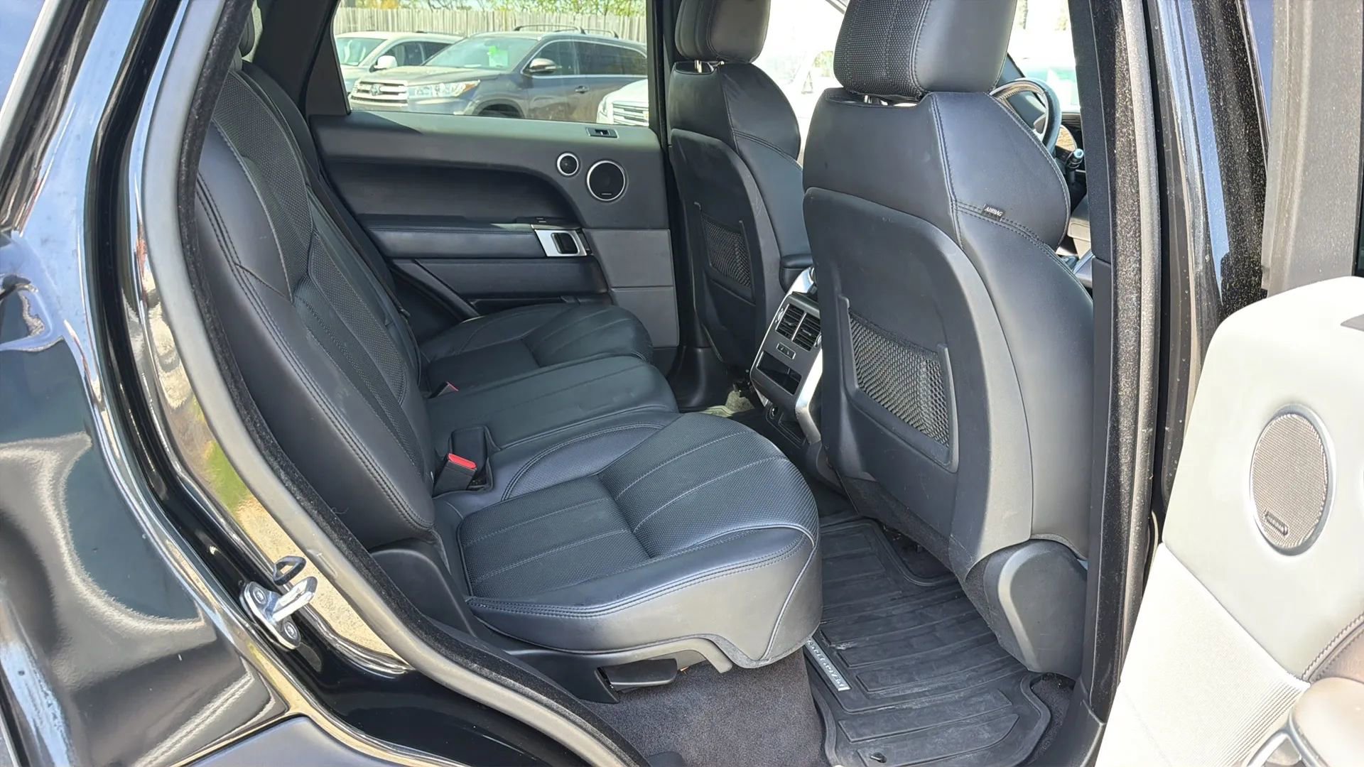 Used 2014 Land Rover Range Rover Sport HSE image 37