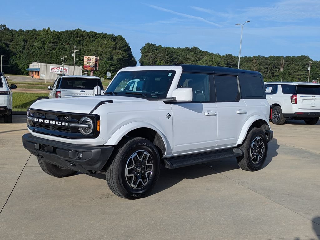 Used 2025 Ford Bronco Outer Banks AWD/4WD image 4