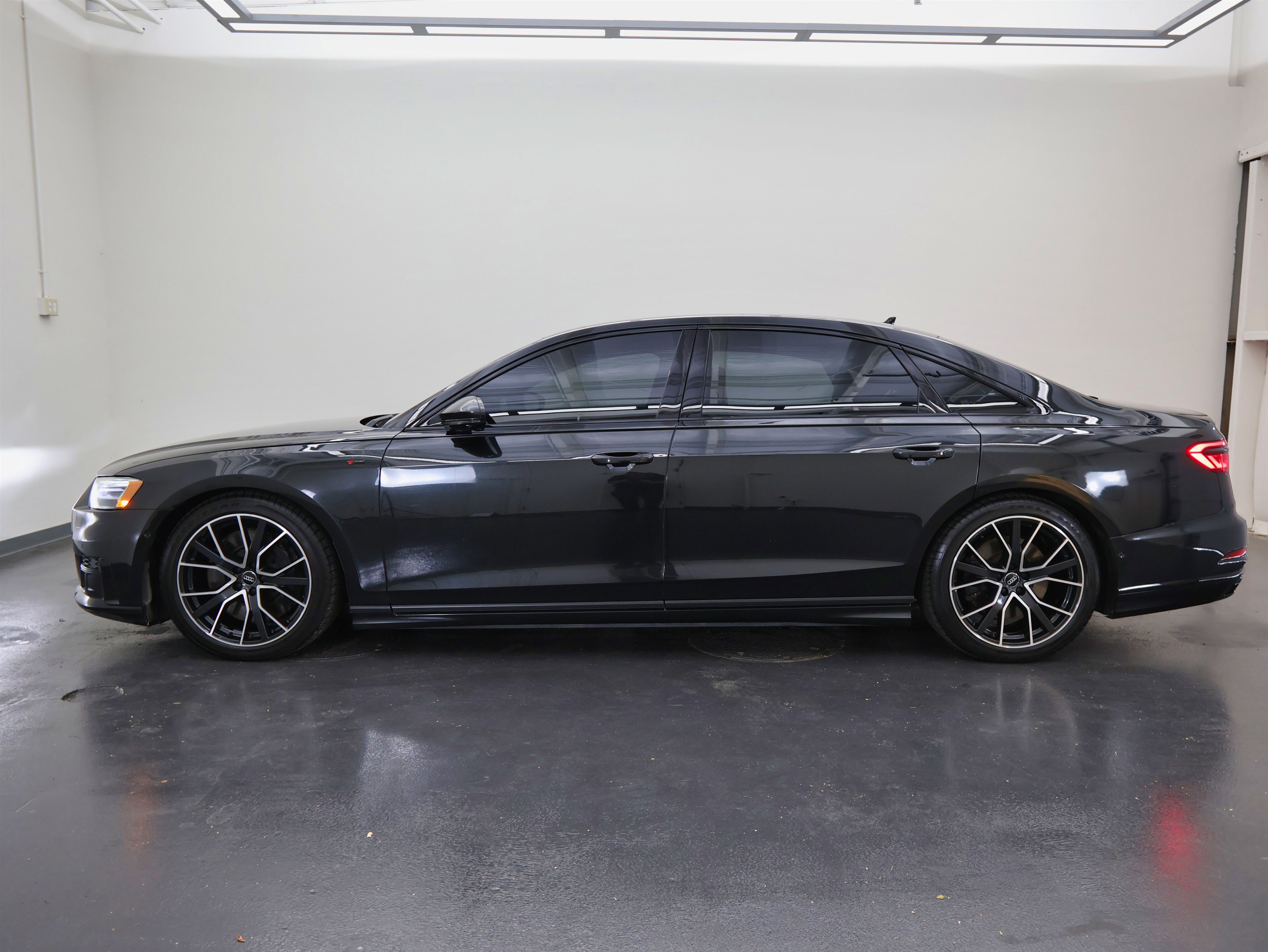 Used 2020 Audi A8 L 4.0T w/ Executive Package image 6