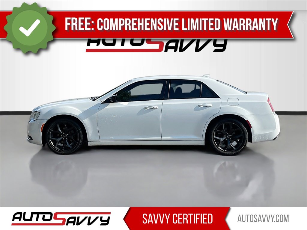 Used 2020 Chrysler 300 Touring w/ Sport Appearance Package image 4
