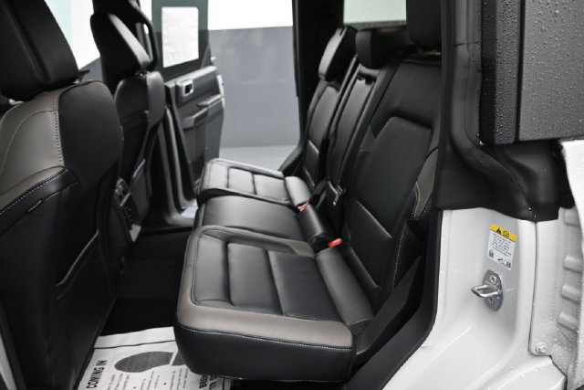 New 2026 Ford Bronco Outer Banks w/ Sasquatch Package AWD/4WD image 11