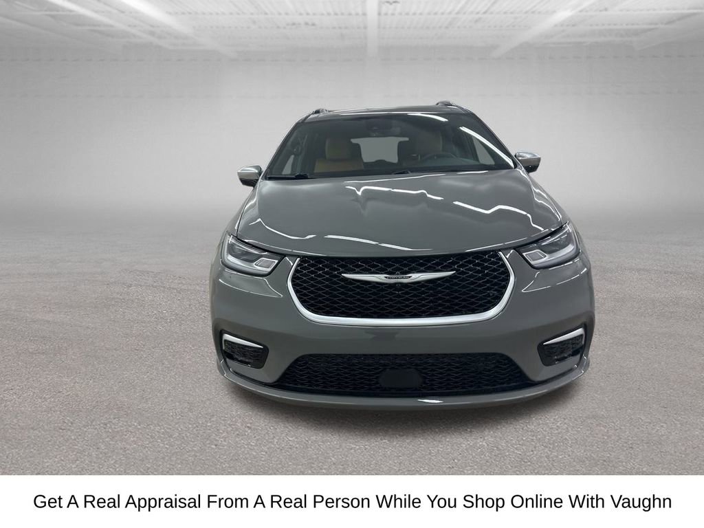 Used 2023 Chrysler Pacifica Pinnacle w/ Trailer Tow Group image 5