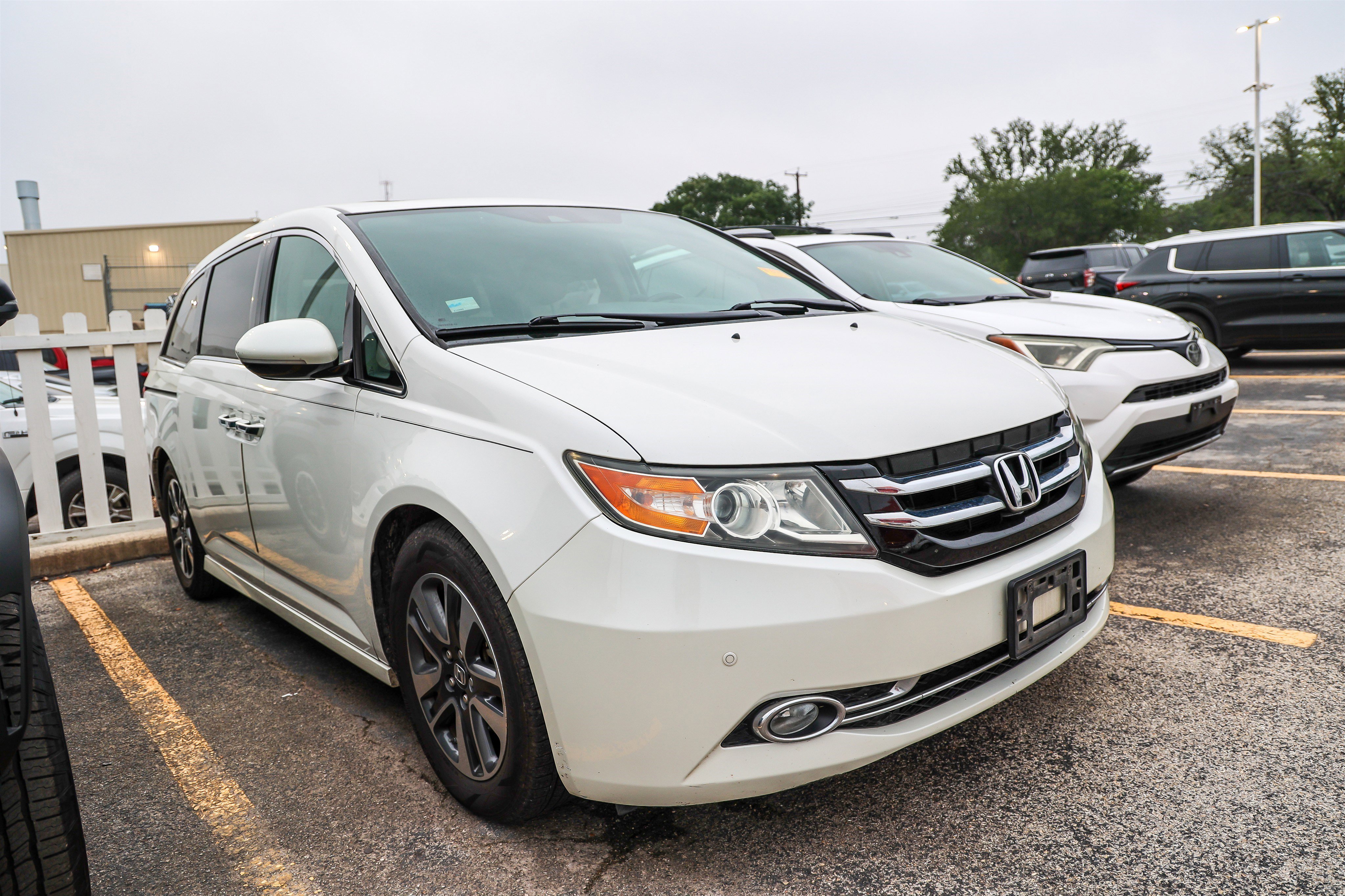 Used 2014 Honda Odyssey Touring Elite image 6