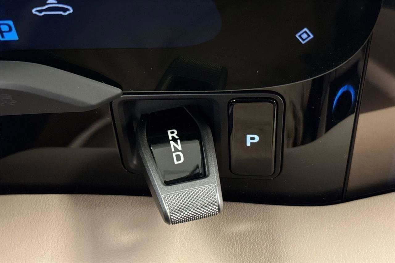 New 2025 Porsche Taycan image 46