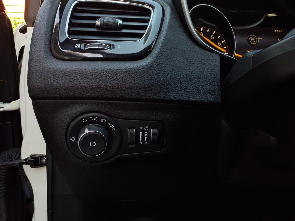 Used 2018 Jeep Compass Limited w/ Safe & Security Group image 13