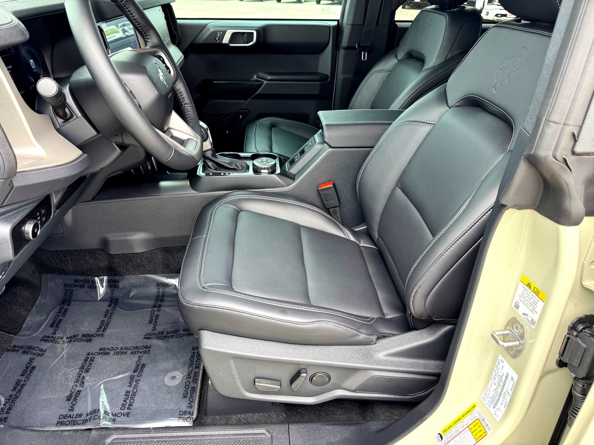 Used 2026 Ford Bronco Outer Banks AWD/4WD image 13