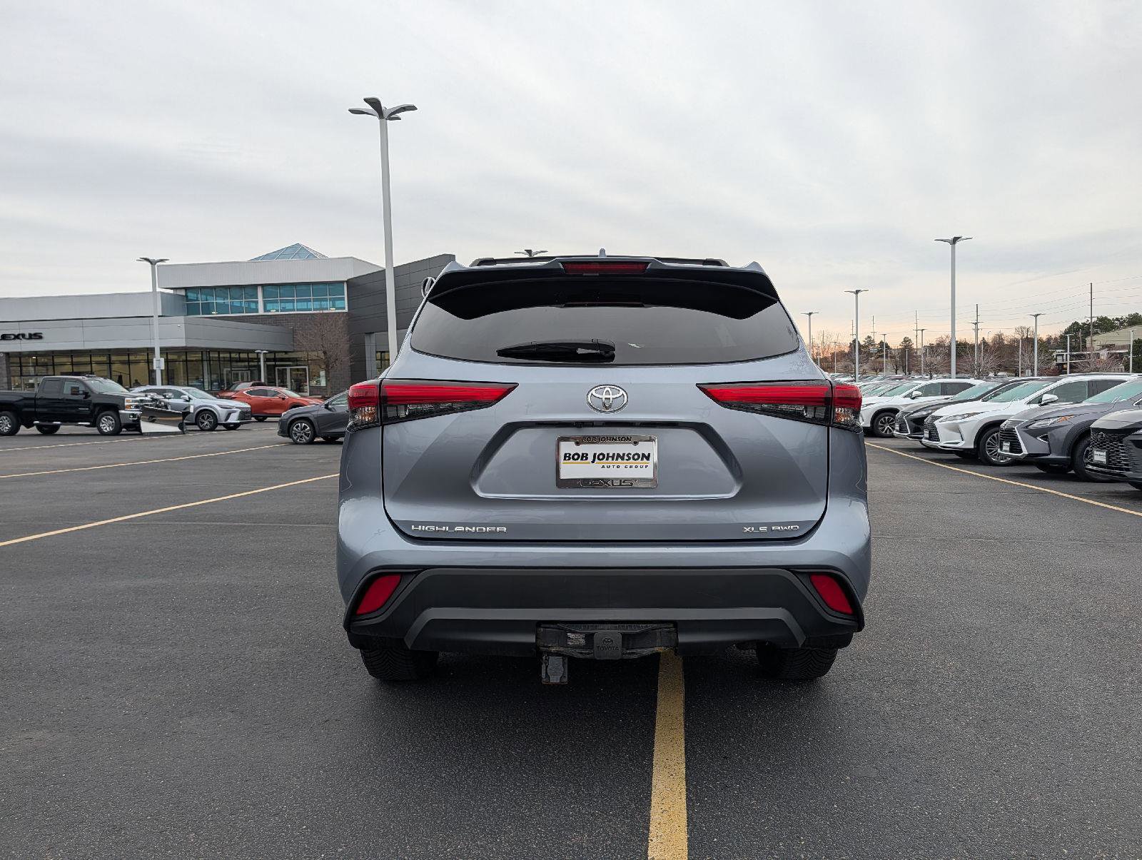 Used 2021 Toyota Highlander XLE image 5