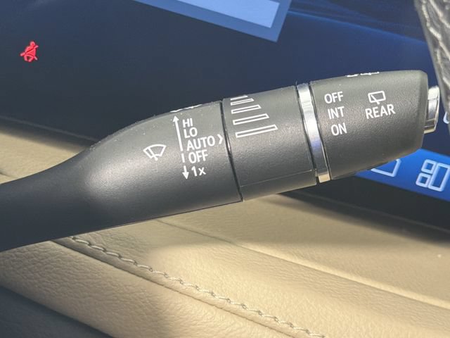Used 2025 Cadillac XT4 Premium Luxury w/ Cold Weather Package FWD image 11