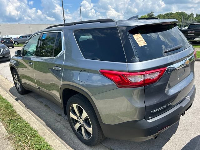 Used 2021 Chevrolet Traverse LT w/ LT Premium Package AWD/4WD image 4