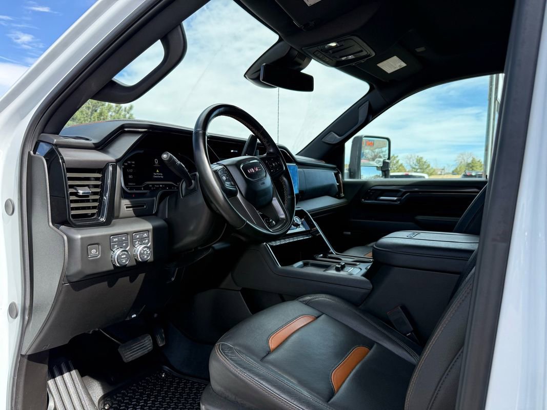 Used 2024 GMC Sierra 3500 AT4 image 12