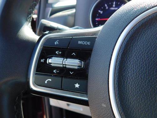 Used 2024 Kia Carnival LX FWD image 20