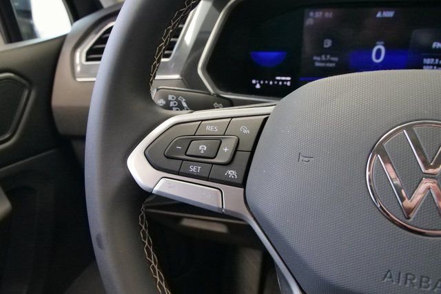 Used 2022 Volkswagen Tiguan SE image 25