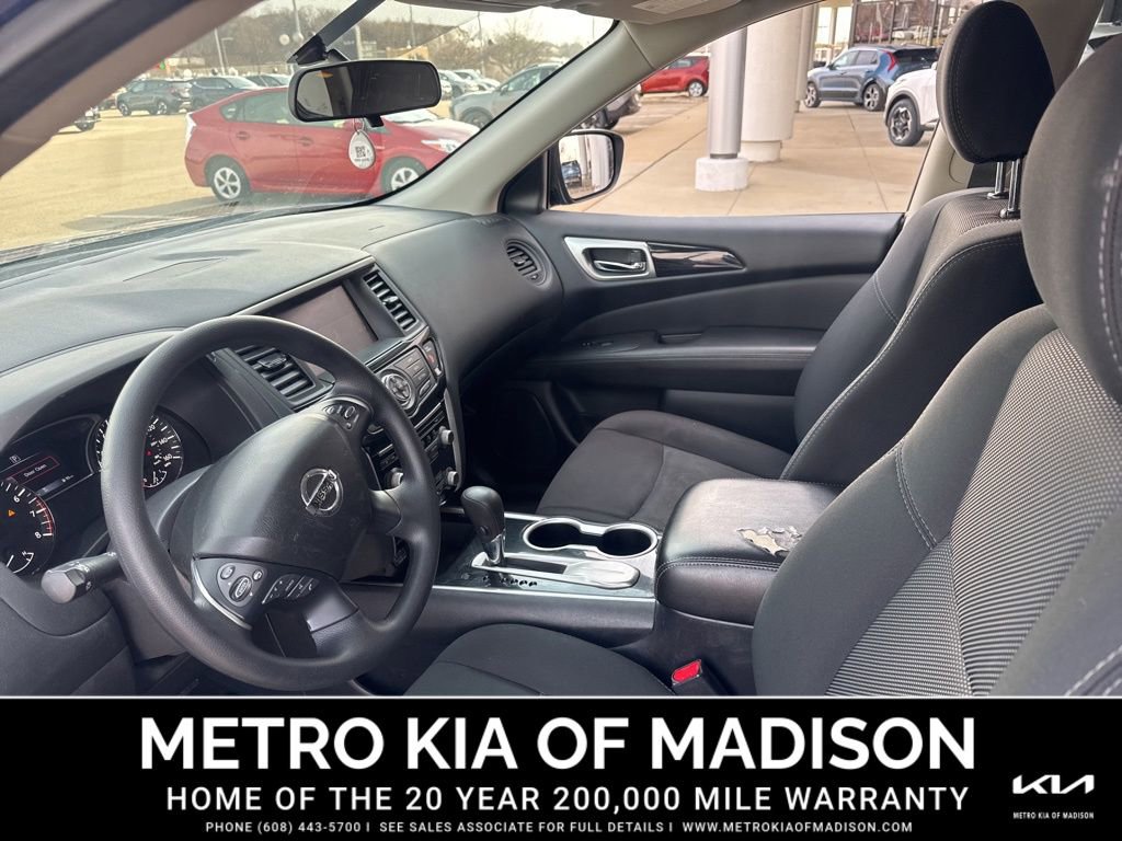 Used 2020 Nissan Pathfinder S image 13