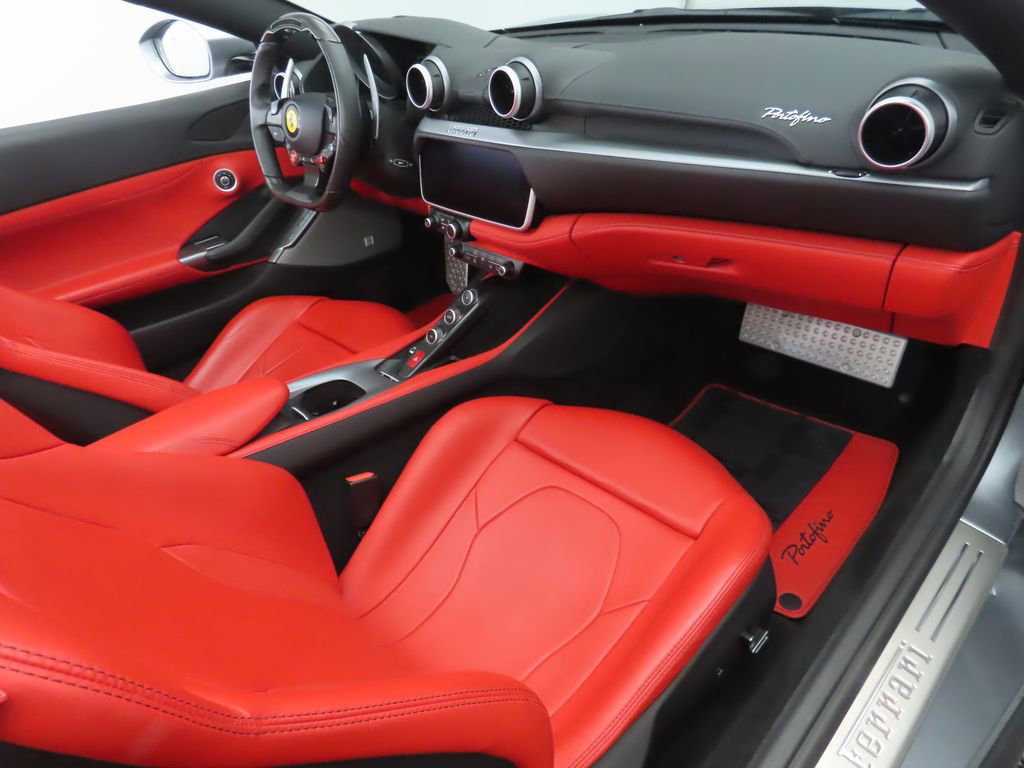 Used 2019 Ferrari Portofino image 26
