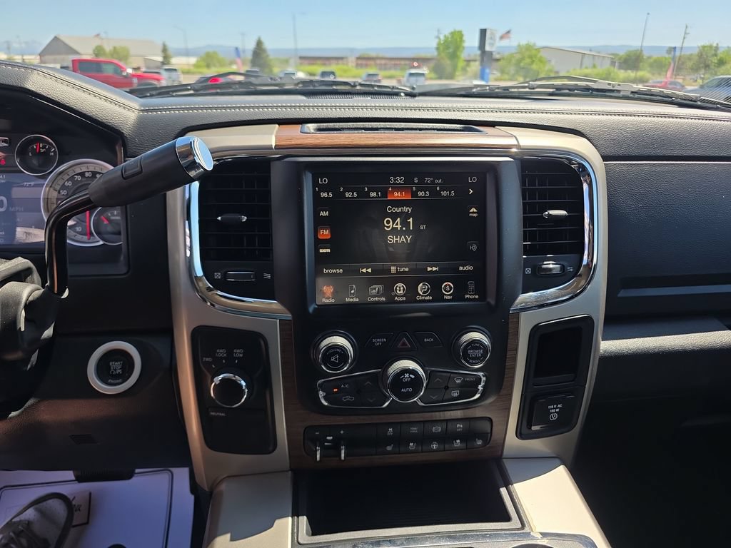 Used 2015 RAM 2500 Laramie w/ Black Appearance Group AWD/4WD image 20
