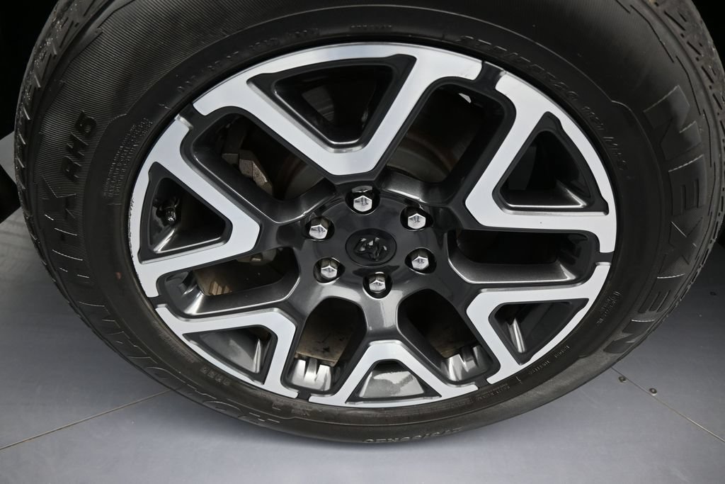 Used 2025 RAM 1500 Laramie AWD/4WD image 48