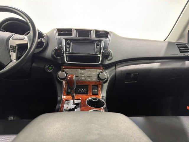 Used 2013 Toyota Highlander Limited AWD/4WD image 35