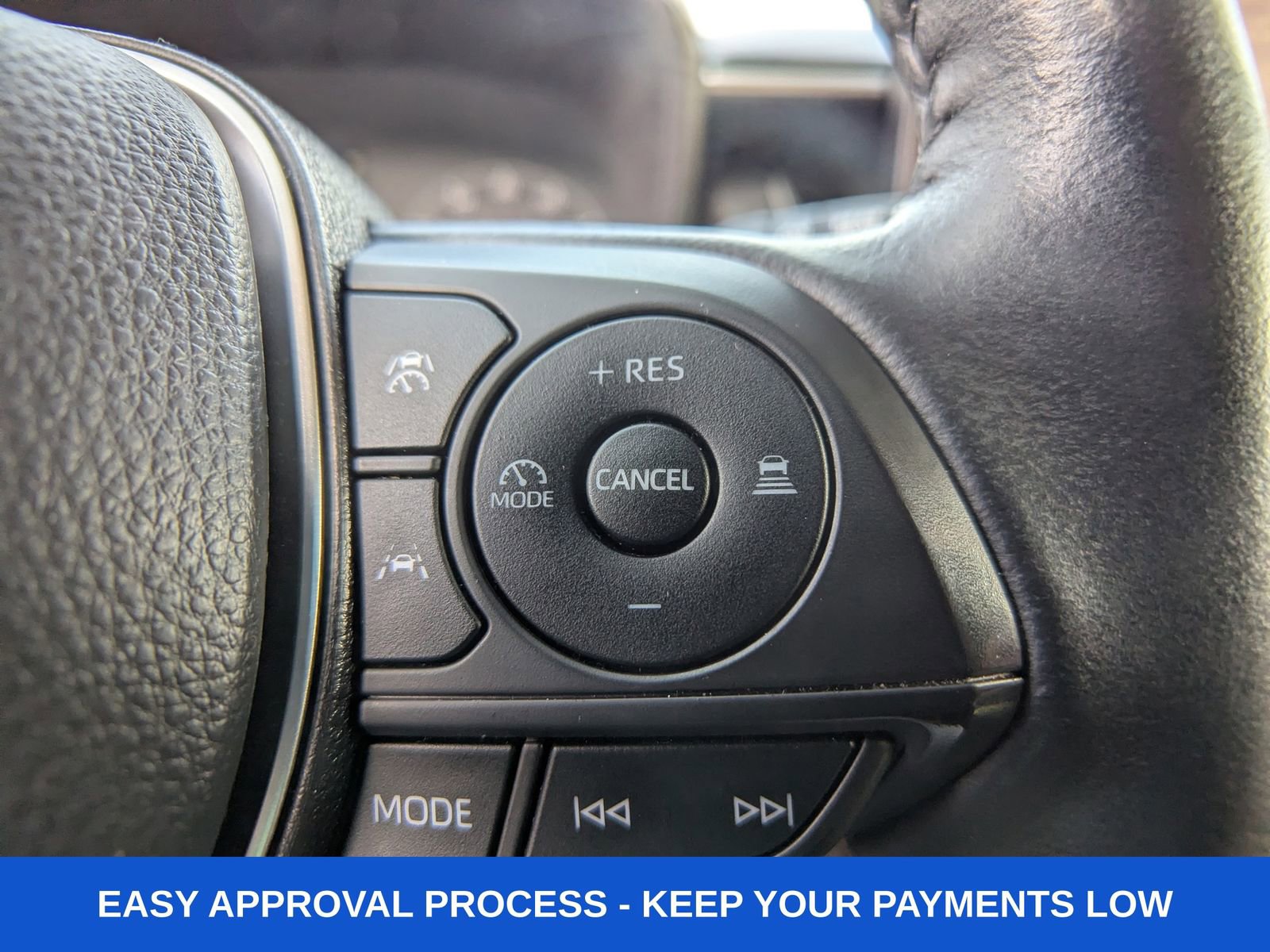 Used 2024 Toyota Corolla Cross LE image 33