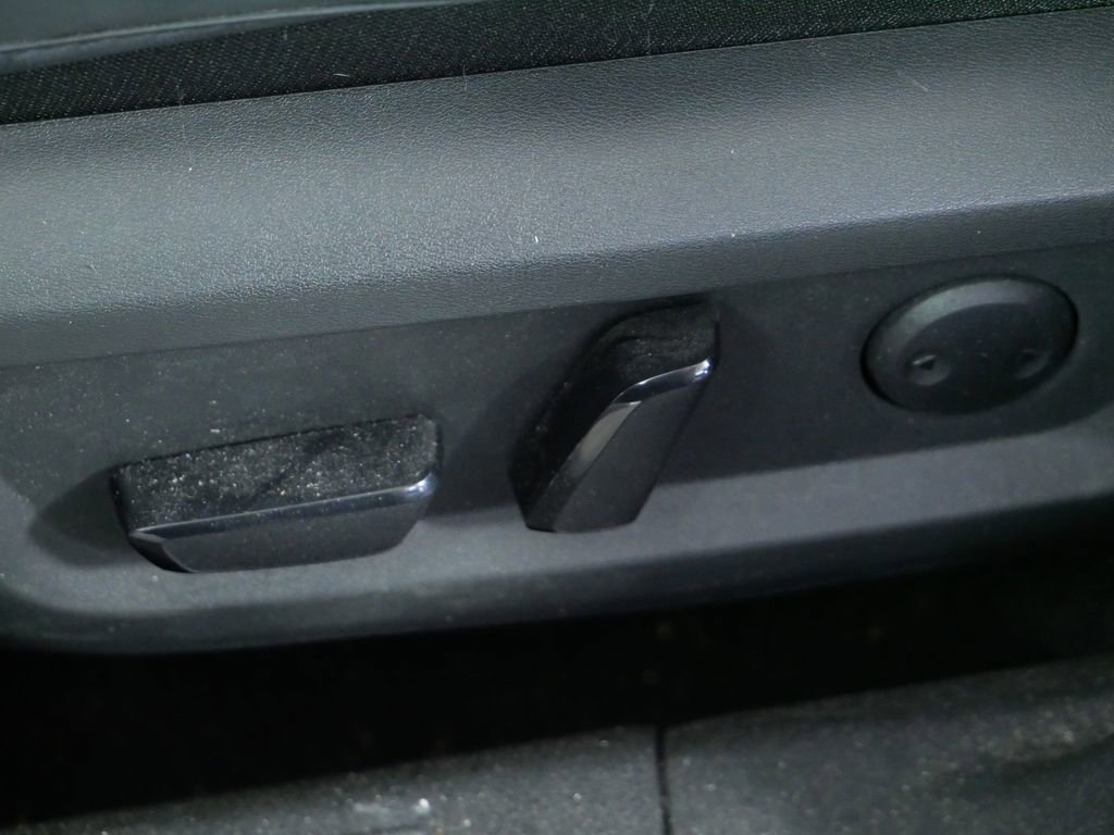 Used 2021 Nissan Rogue SV FWD image 22