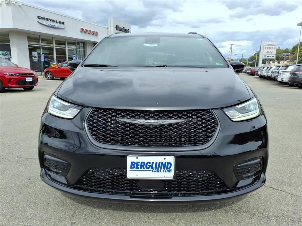 New 2026 Chrysler Pacifica Select image 9