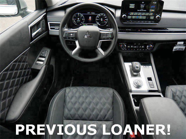 Used 2025 Mitsubishi Outlander SEL image 10