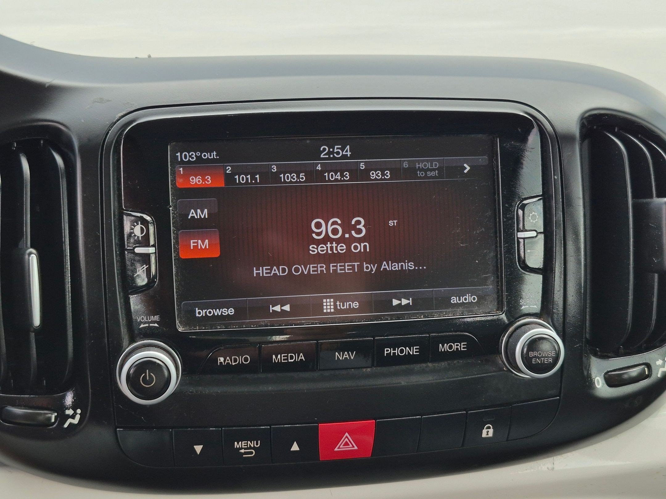 Used 2014 FIAT 500L Pop FWD image 22