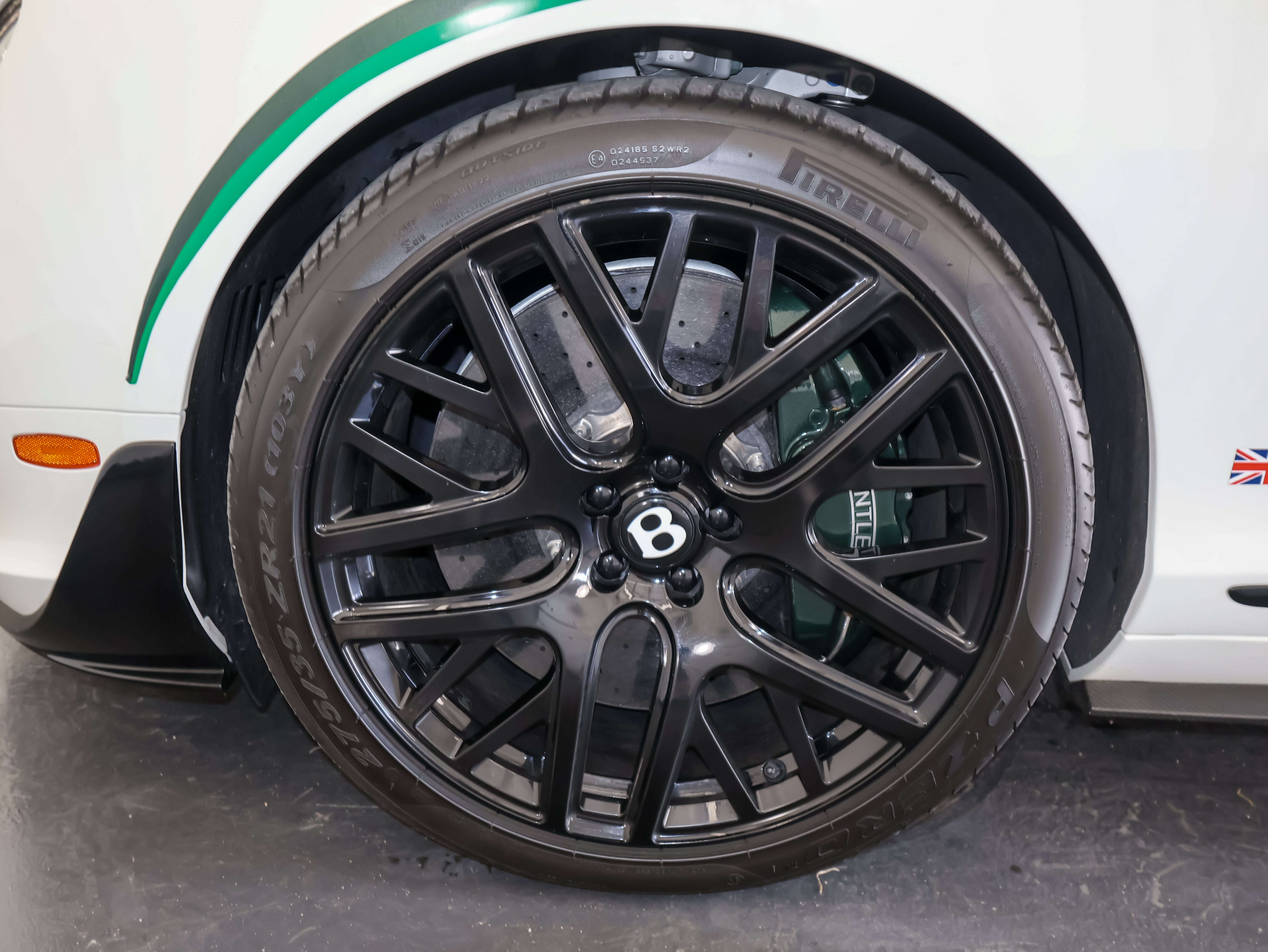 Used 2015 Bentley Continental GT3-R AWD/4WD image 36