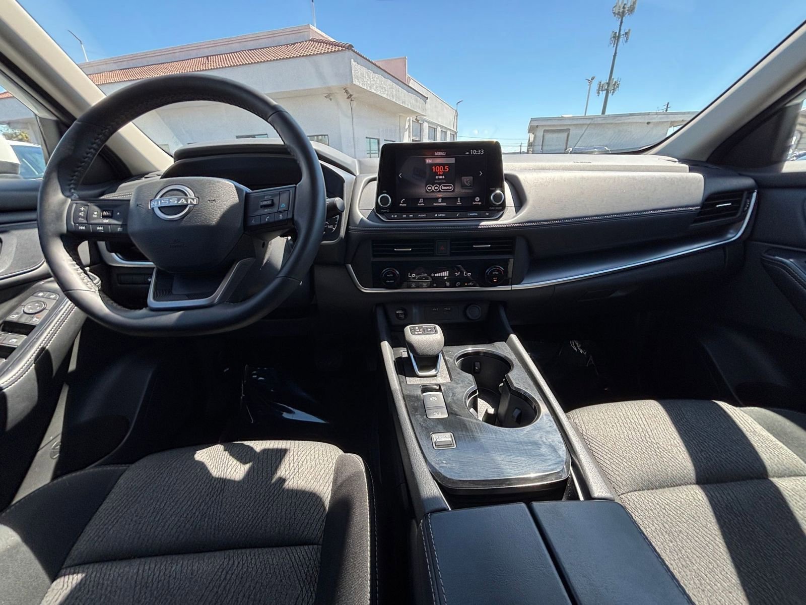 Used 2025 Nissan Rogue SV FWD image 35
