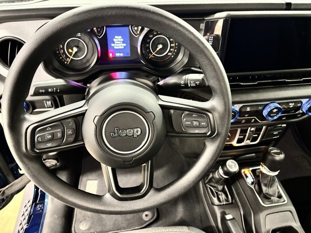 Used 2025 Jeep Gladiator Sport image 15