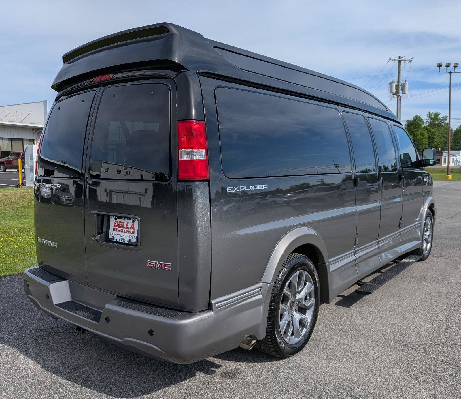 Used 2023 GMC Savana 2500 Extended RWD image 7