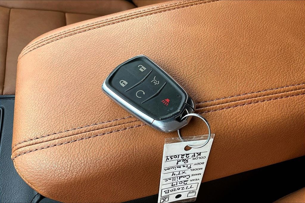 Used 2019 Cadillac XT4 Premium Luxury image 38