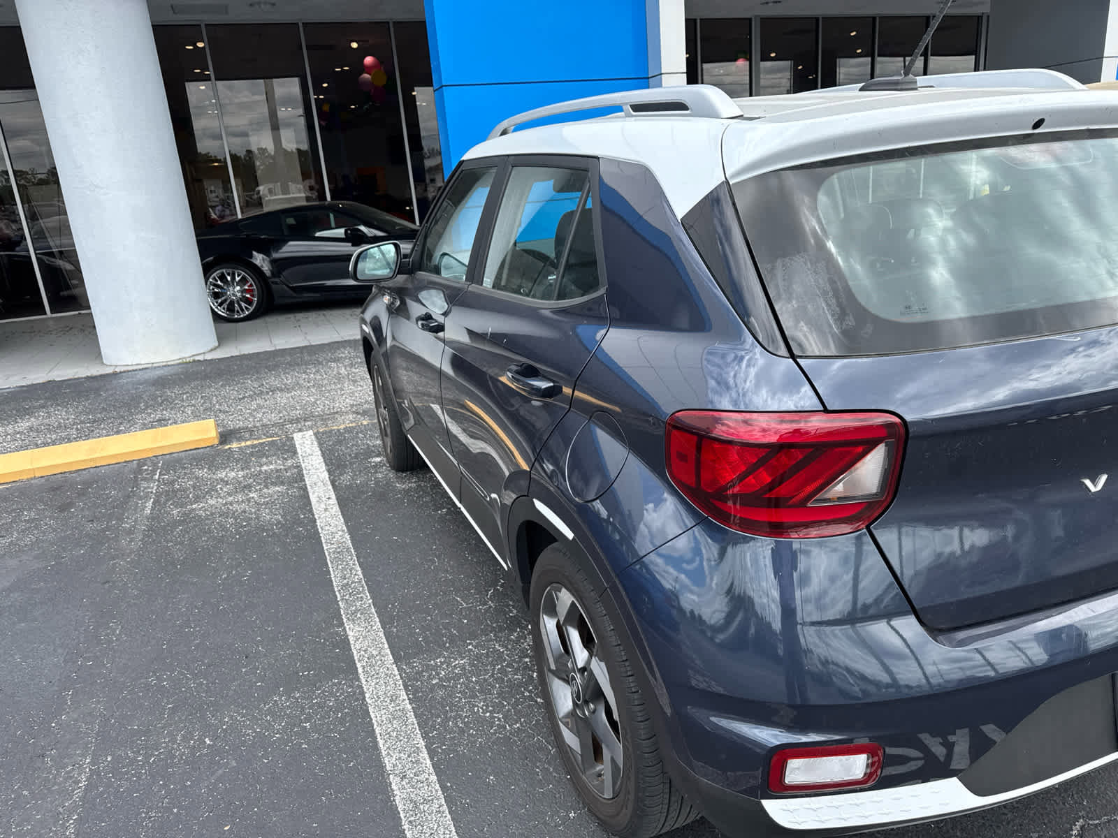 Used 2024 Hyundai Venue Limited FWD image 7