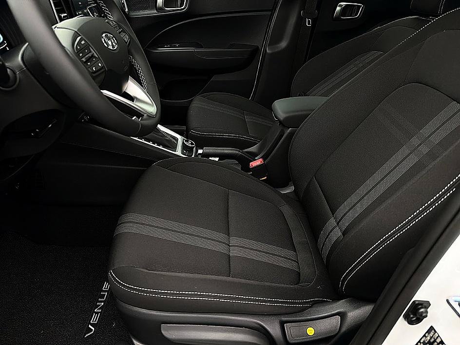 New 2026 Hyundai Venue SEL FWD image 9
